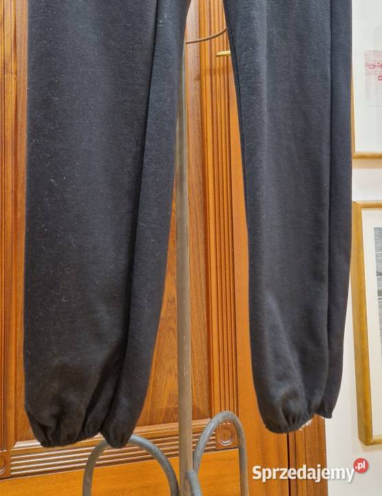 Dresowe spodnie włoskie rozmiar LXL czarne nowe Inny materiał Odzież damska Lublin