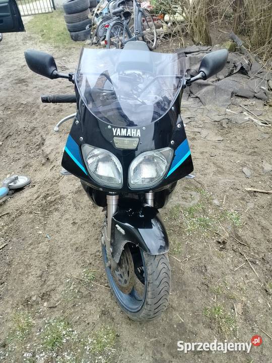 Yamaha FZR600R garażowany