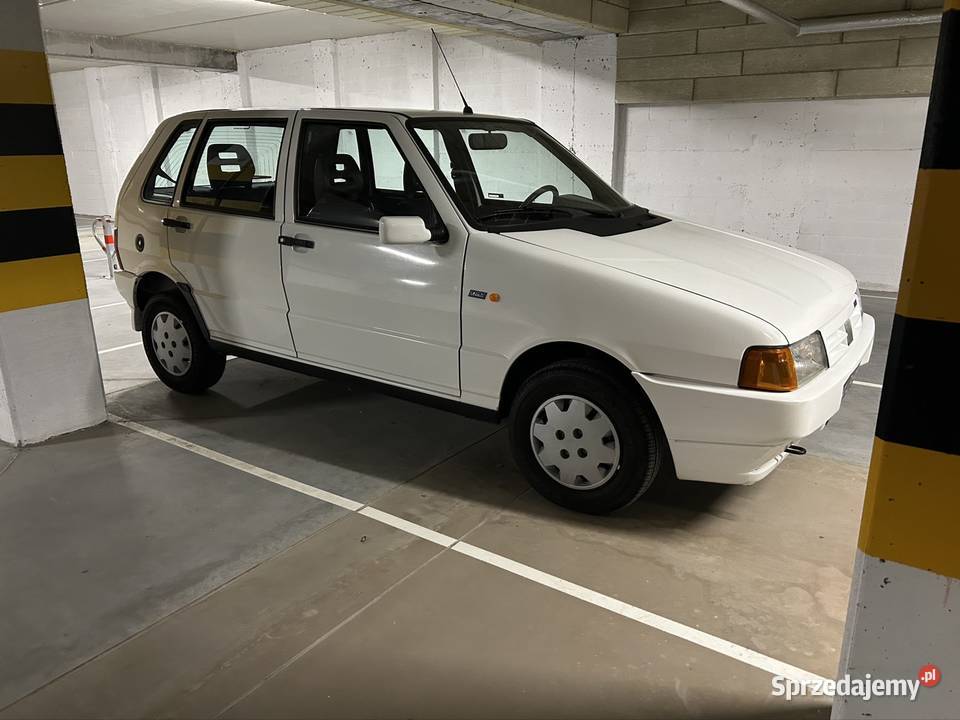 Fiat Uno 14 kolekcjonerski 38 wielkopolskie Gowarzewo