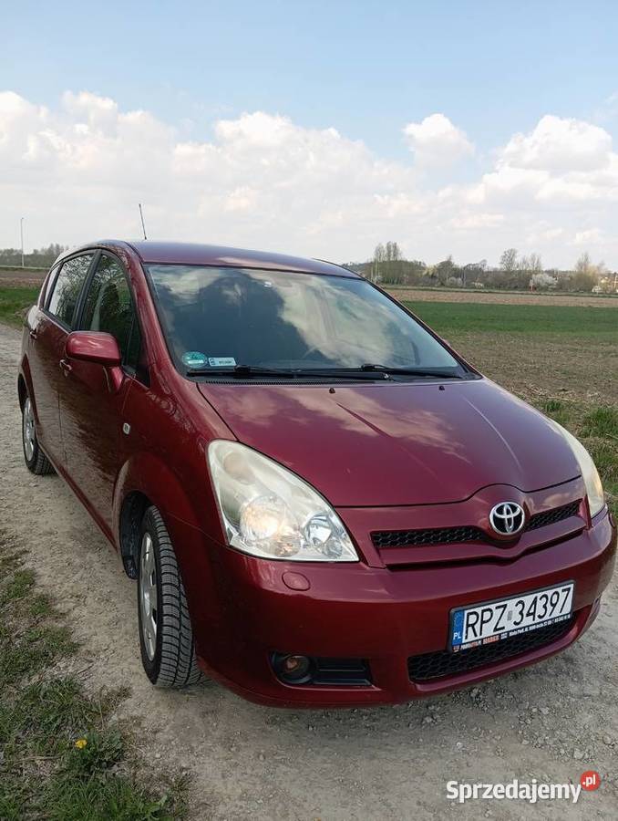 Toyota Corolla Verso 18 7 osobowa nieuszkodzony Zarzecze