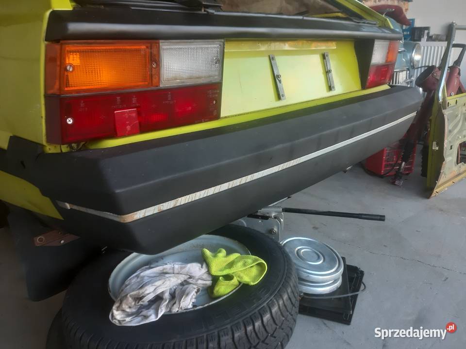 Piekny zderzak tyl polonez pierwsza seria 79 Brusy