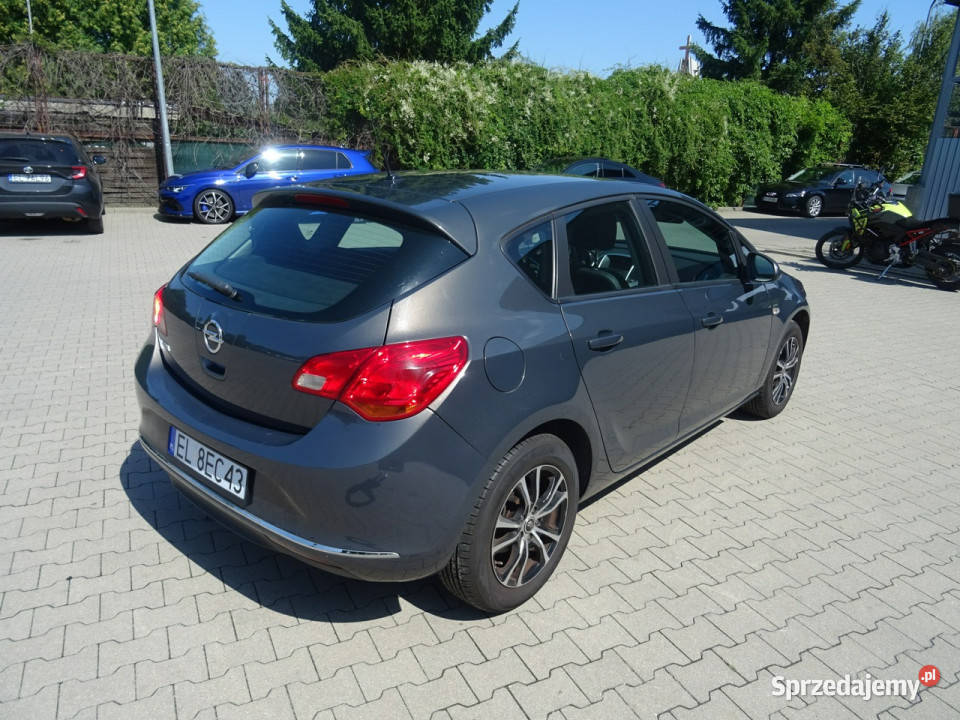 Opel Astra 16 116 Salon Niski przebieg J światła do jazdy dziennej Łódź sprzedam