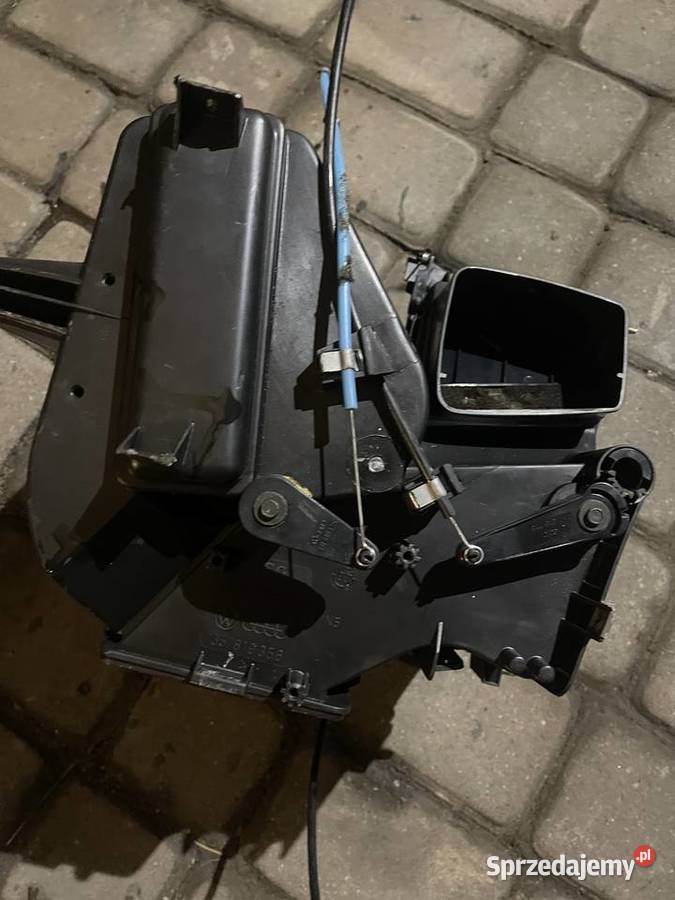 Nagrzewnica VW passat B3B4 OE 881 053 611 Limanowa