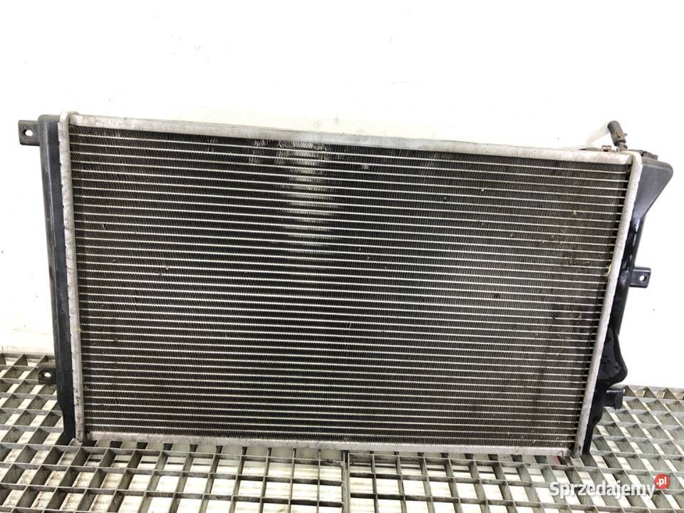 CHŁODNICA WODY VW GOLF V 19 105 0310 RADIATOR