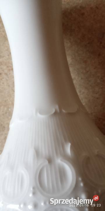 wazonik z białej porcelany Nowy Targ