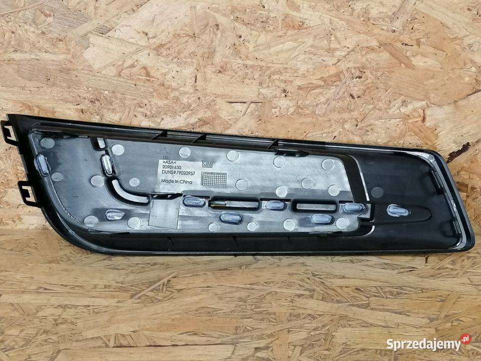 CADILLAC XTS KRATKA ZDERZAKA LEWY PRZÓD 20901630 osobowe Pleszew