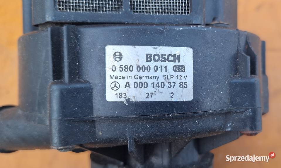 MERCEDES POMPA POWIETRZA WTÓRNEGO A0001403785 Silniki i osprzęt Radom