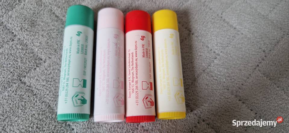 szminka ochronna do ust pomadka zestaw 4 sprzedam