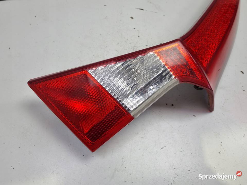 LAMPA PRAWA Volvo V70 III XC70 TYLNIA TYLNA Rudka