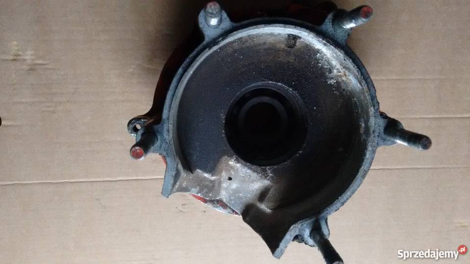 Mf 70 połówka obudy wału karter 323 Stalowa Wola sprzedam