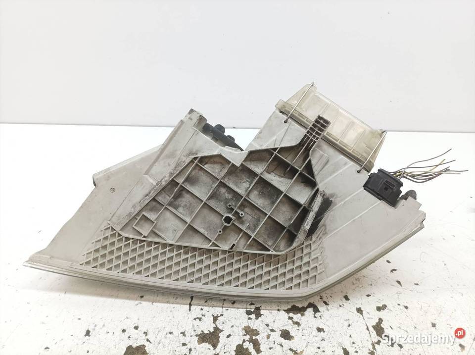 LAMPA PRZÓD PRAWA EU PRZED LIFT Skoda Octavia II Rok produkcji 2006