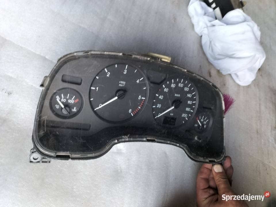 LICZNIK ZEGARY OPEL ASTRA II 90561451QK osobowe Kamień-Kolonia