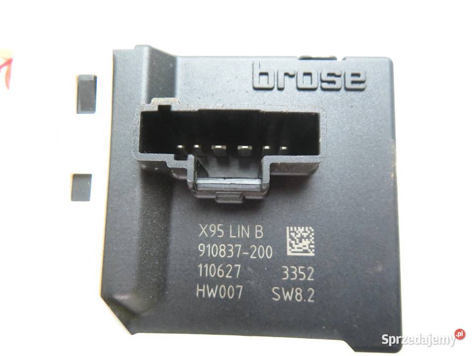 PODNOŚNIK SZYBY PRAWY TYLNY MEGANE III