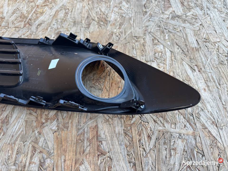 Kratka zderzaka przód prawa rh Toyota Auris II 2 sprzedam