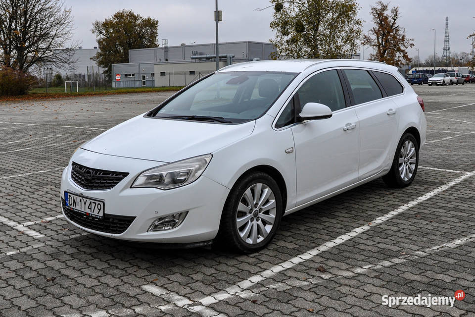 Opel Astra J 17CDTI 2011 r Wrocław