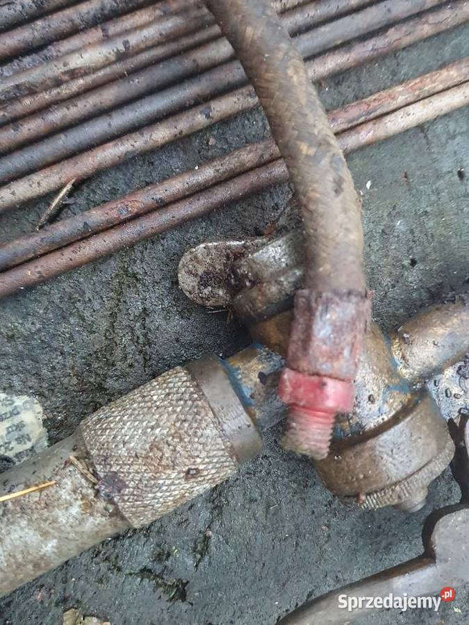 Stary wąż z końcówką pompowanie kół kompresor Warszawa