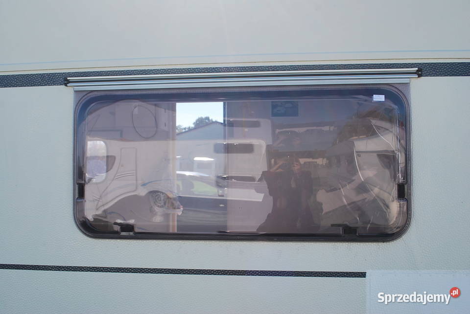 OKNOSZYBA BUERSTNER 125X58 DO PRZYCZEPYKAMPERA Pozostałe Grzebowilk sprzedam