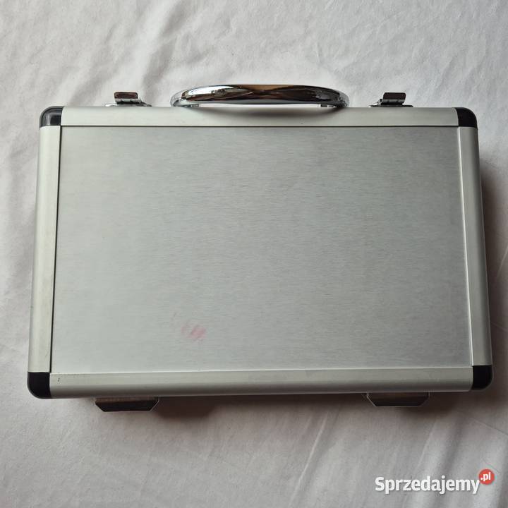 Kuferek kosmetyczny na pędzle i kosmetyki Brzesko