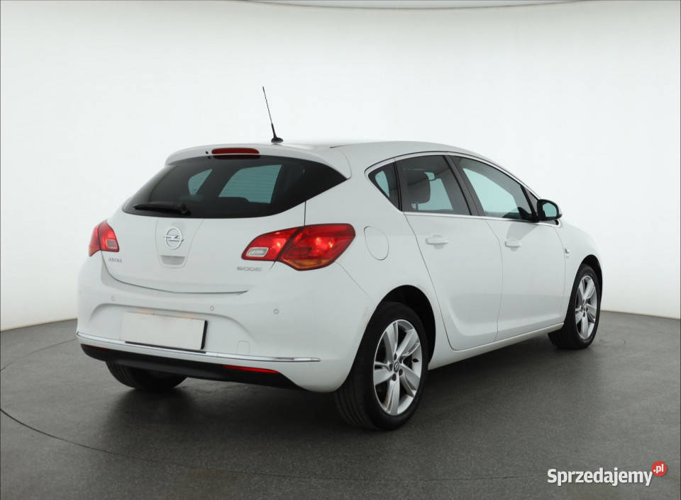 Opel Astra 14 T biały Piaseczno