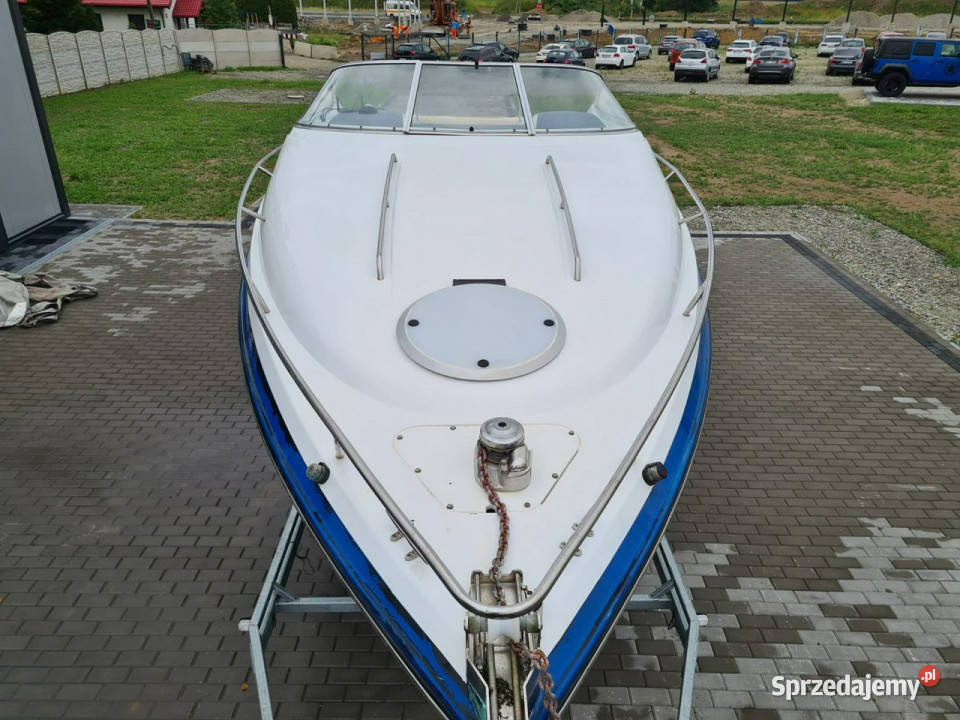 jachty motorowe Christ Chris Craft 27 Jacht 74 Strobice