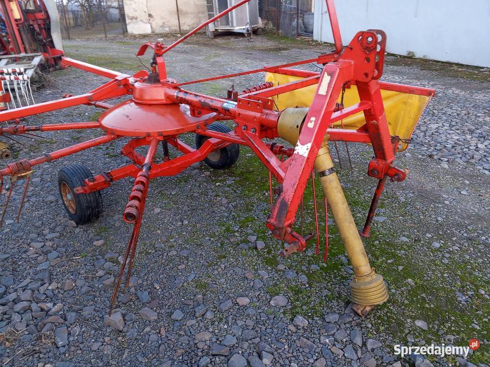 Zgrabiarka karuzelowa Fella Fella Zgrabiarki i przetrząsacze Gostomia sprzedam