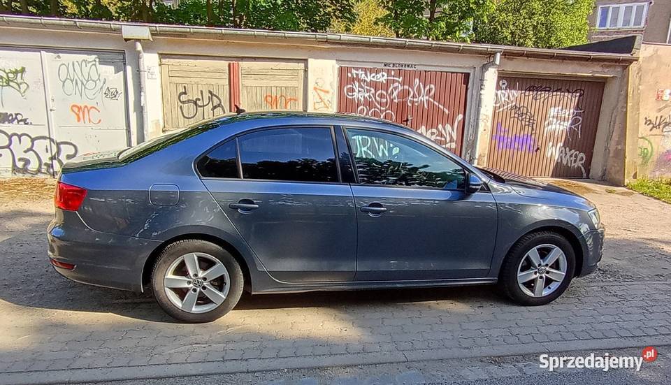 Volkswagen Jetta 2012r 14 benzyna CD sprzedam