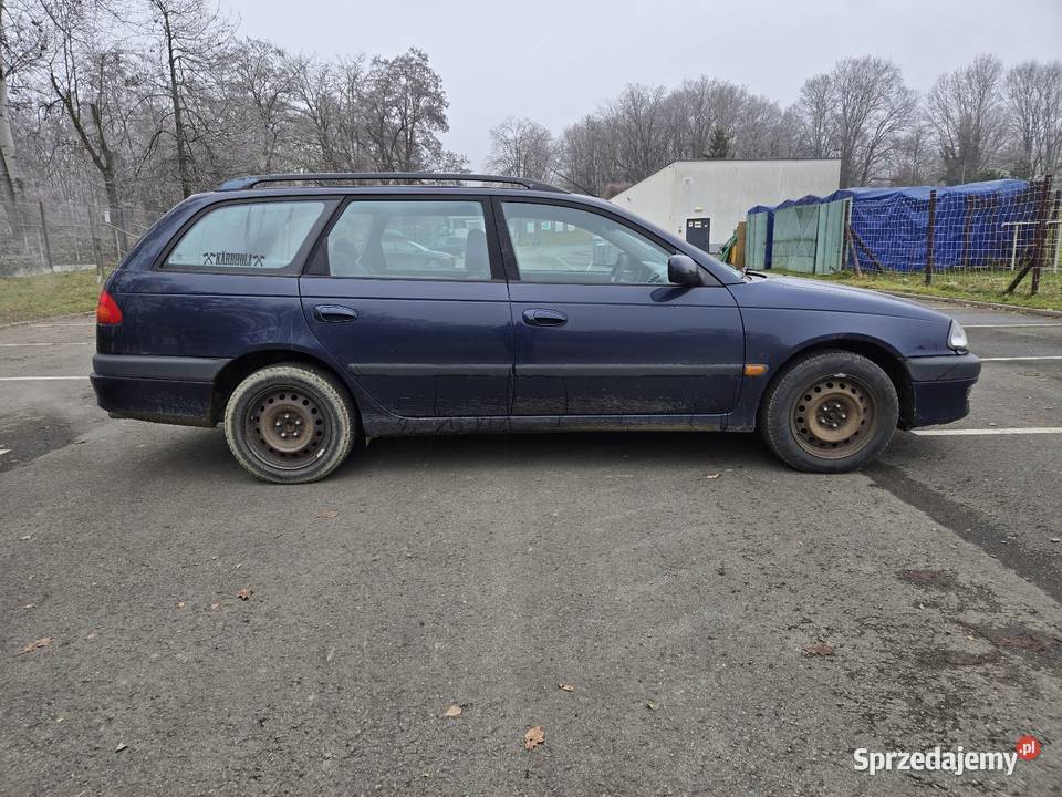 Toyota avensis kombi 18 benzyna benzyna Toyota opolskie sprzedam