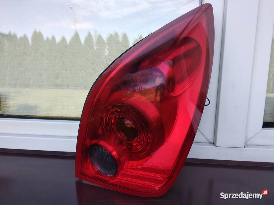 Nissan Primera P12 hatchback HB lampa tył tylna Sieradz