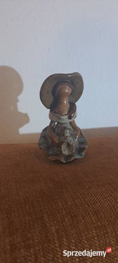 lalka bez twarzy ceramika z terakoty Republika