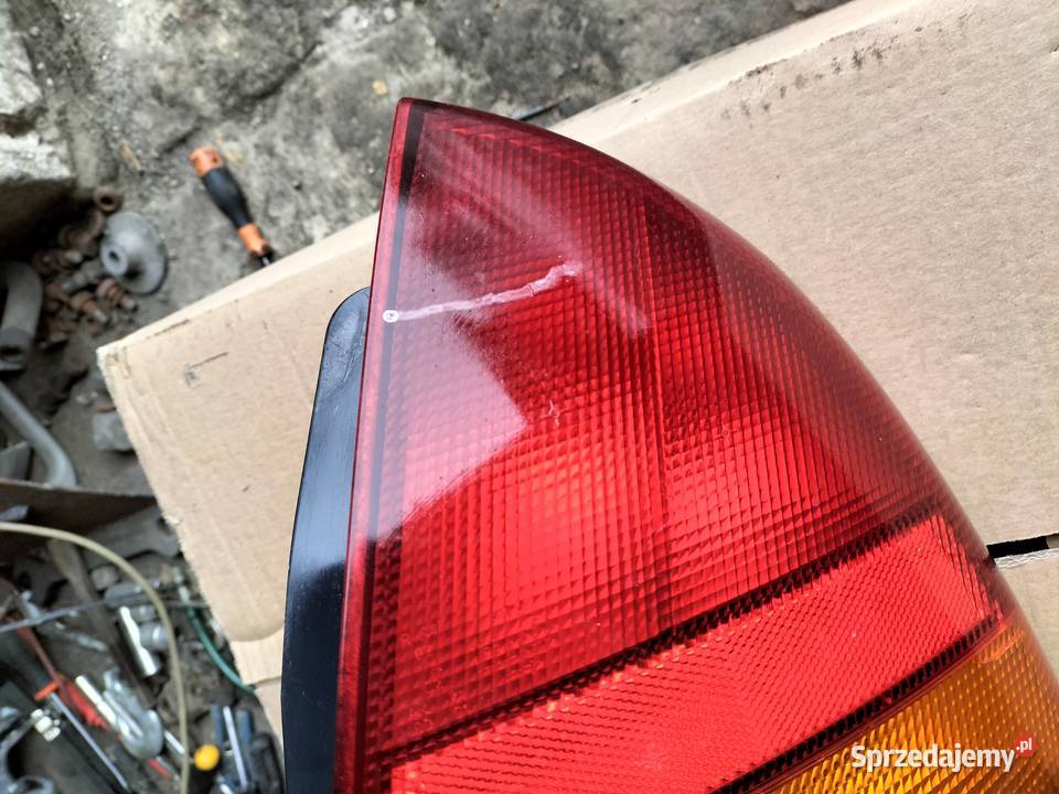 LAMPA TYŁ TYLNA PRAWA MITSUBISHI CARISMA Kamień-Kolonia