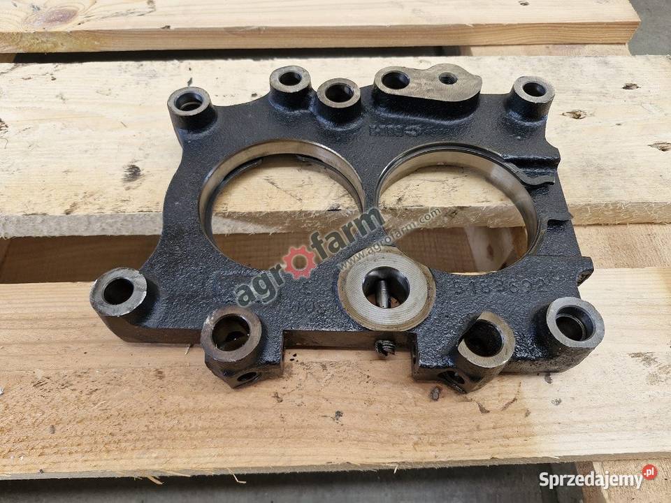 Pokrywa Holland T4020 TN55 TN75A TN80F Skrzynia biegów Byków