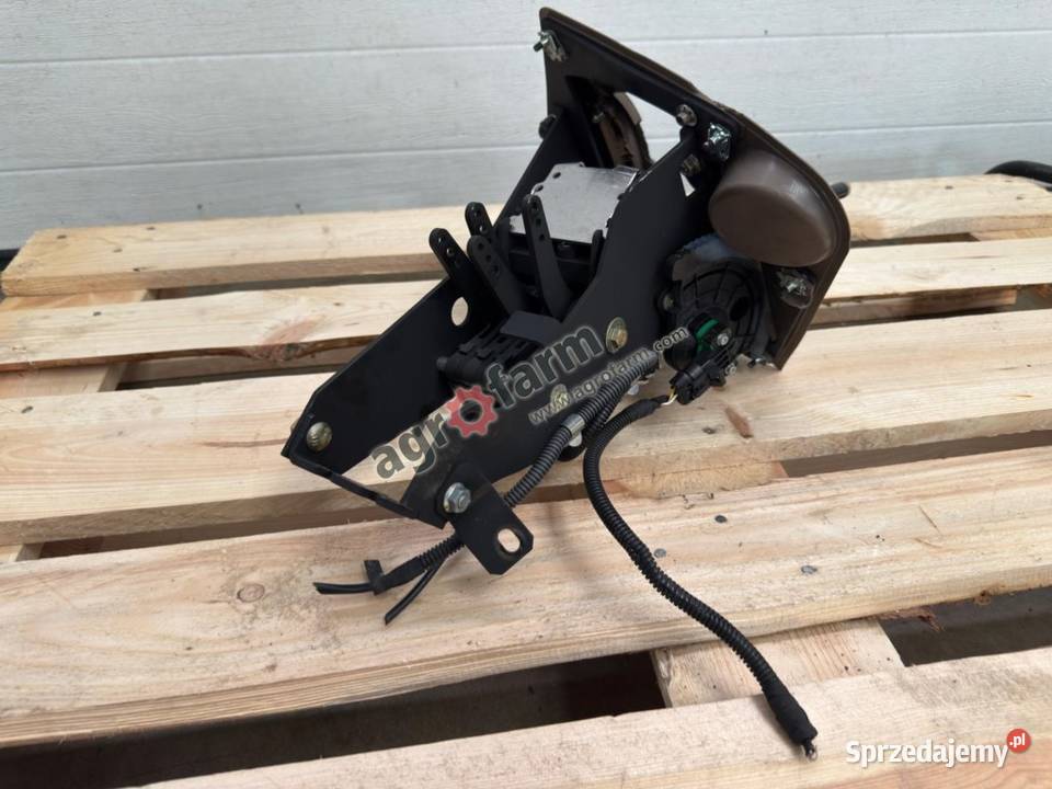 Zespół dźwigni skrzyni biegów John Deere 6155M Byków