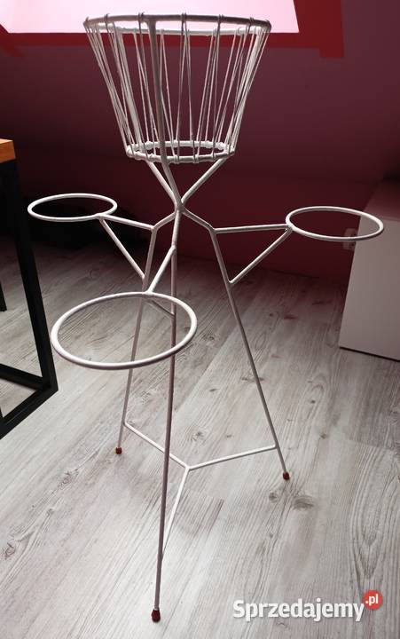 Kwietnik stojący żylkowy z PRLU wielkopolskie Ostrów Wielkopolski