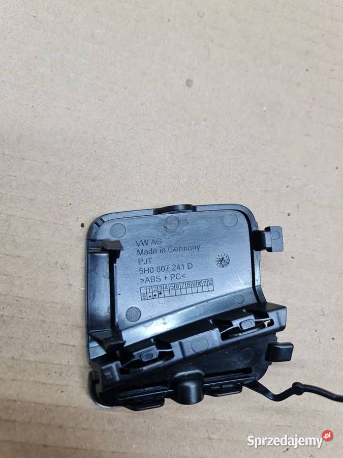 Zaślepka zderzaka przedniego VW GOLF 80 VIII R Zderzaki Wolsztyn sprzedam