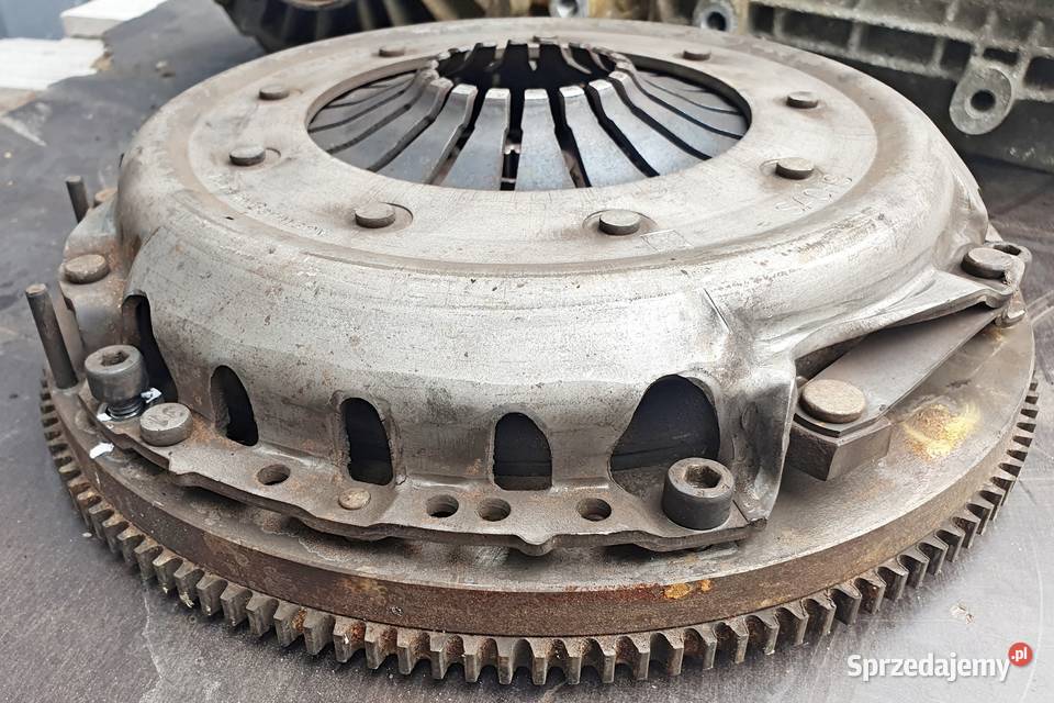 AUDI A4 B5 DOCISK SPRZĘGŁA 050141117 TARCZA osobowe Układ napędowy