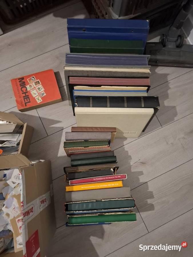 Klasery ze znaczkami 30 sztuk mazowieckie Kajetany sprzedam