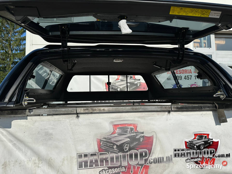 Zabudowa Toyota Hilux HARDTOP na pakę 2016 Szyby terenowe warmińsko-mazurskie Pasłęk
