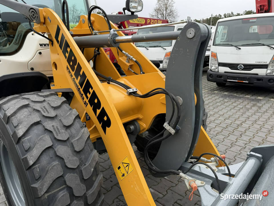 średnia kołowa Liebherr L 506 Compact Łyżka Widełki