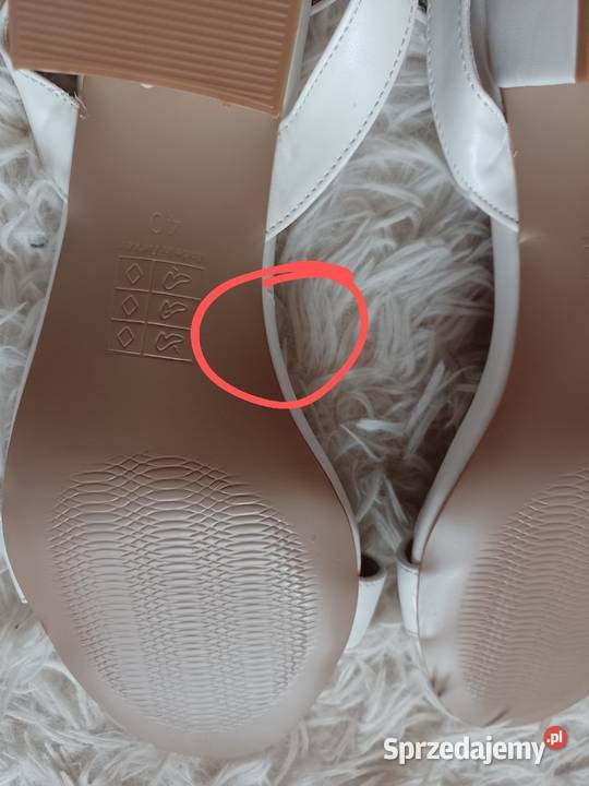 40 Boohoo Białe sandałki wieczorowe z zapięciem Kraków