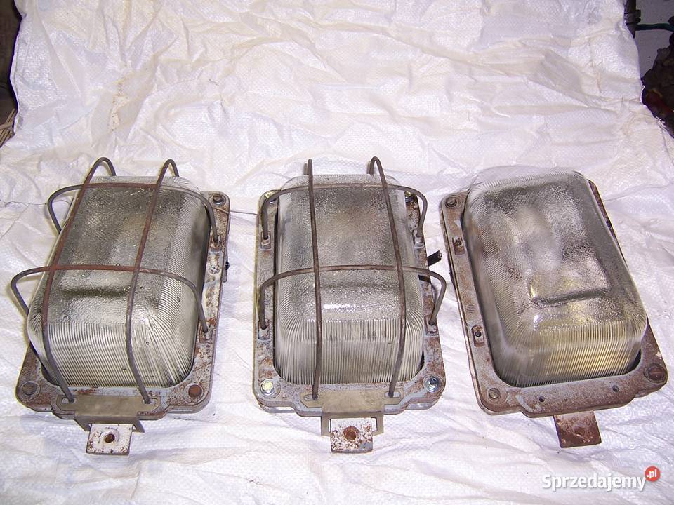 Lampa industrialna przemysłowa kanałowa z PRL Oświetlenie śląskie Jastrzębie-Zdrój