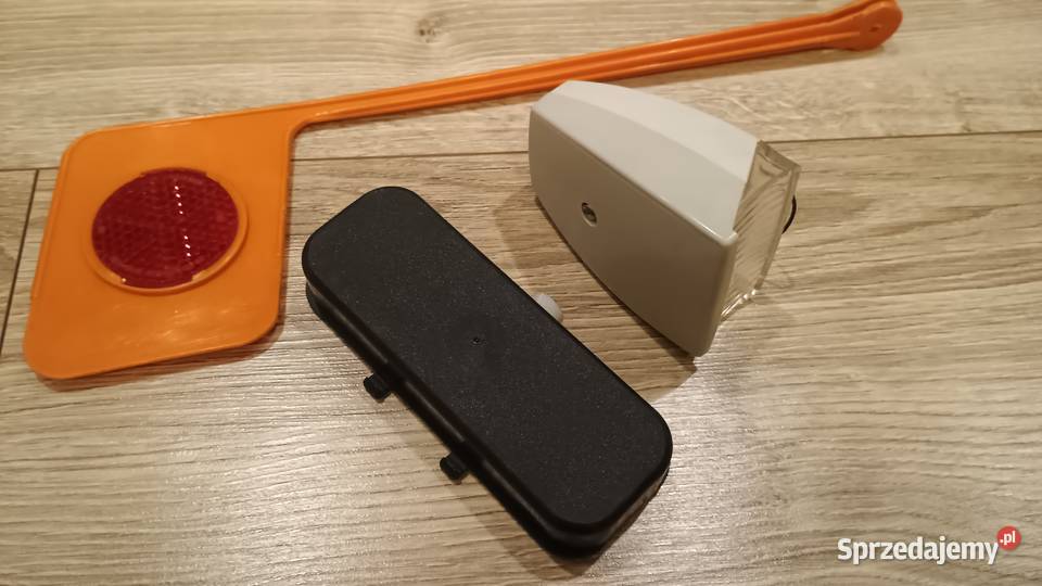 Zestaw akcesoriów rowerowych PRL Romet Lampka