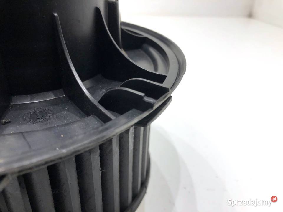 DMUCHAWA NAWIEWU VW TOURAN 1K1820015C WENTYLATOR