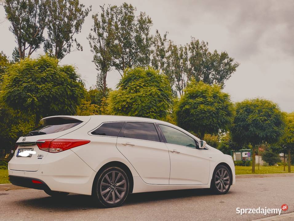 Hyundai i40 17 CrdiBiala perła szklany dach lakier metallic Rymanów