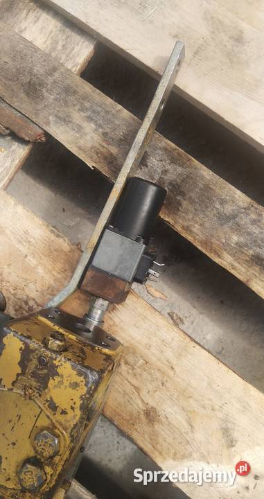 4 WYJŚCIA KOSTKA ZAWÓR ZAMEK HYDRAULICZNY CEWKA Kielce