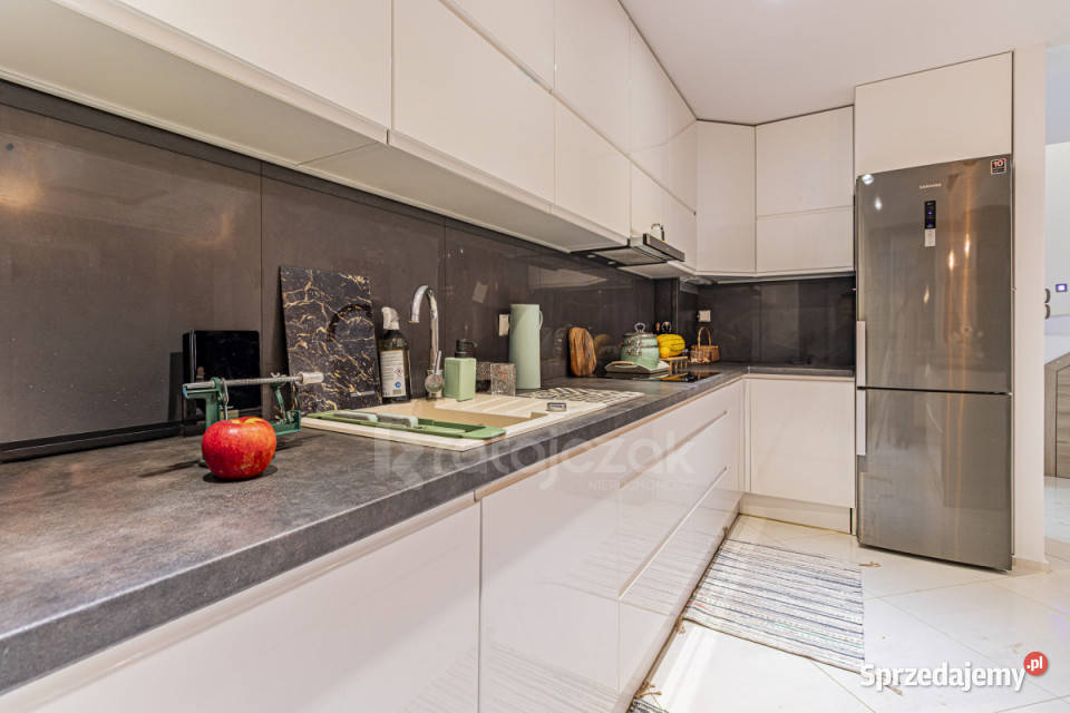 sprzedaży mieszkania 8146m2 4 pokojowe Kosakowo