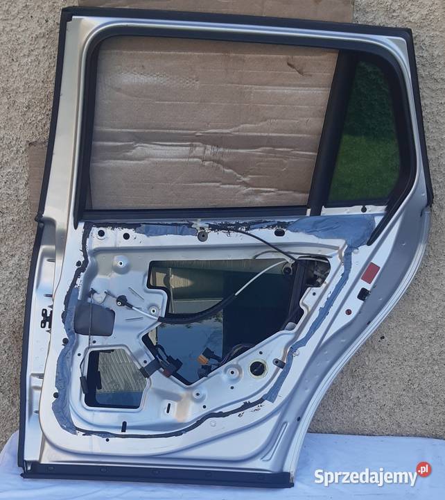DRZWI PRAWY TYŁ SAAB 93 93 Mielęcin sprzedam