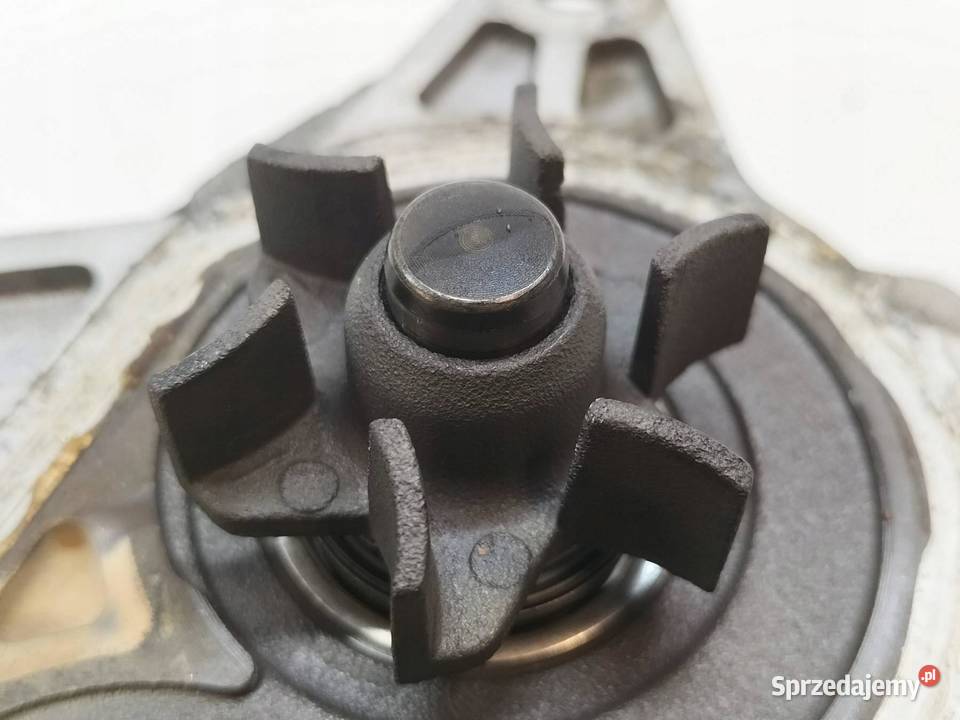 POMPA WODY 10 12V Toyota Yaris II 20052011