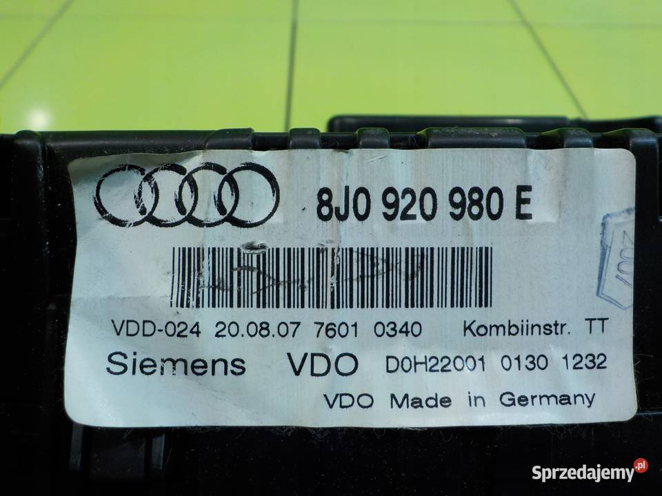 AUDI TT 8J 20 TFSI 07r COUPE 2D licznik zegary Suków