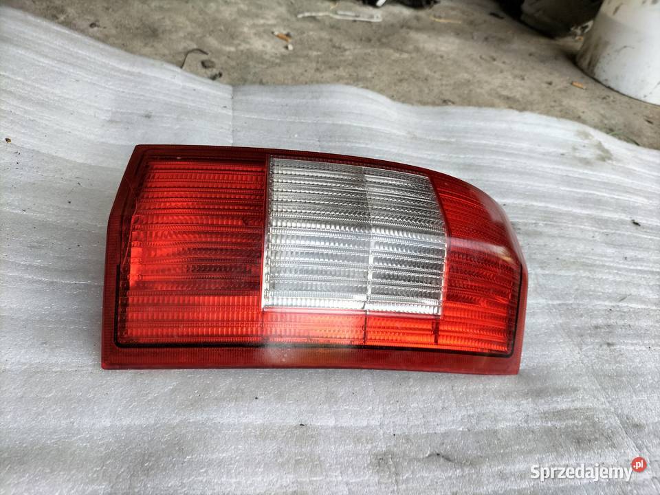 OMEGA B kombi Lampa tył prawa Kamień-Kolonia
