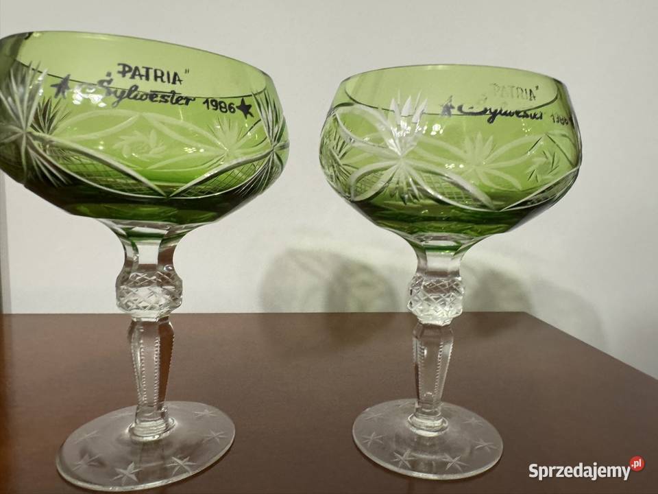 Kieliszki kryształowe zielone 2 sztuki z czasów Częstochowa